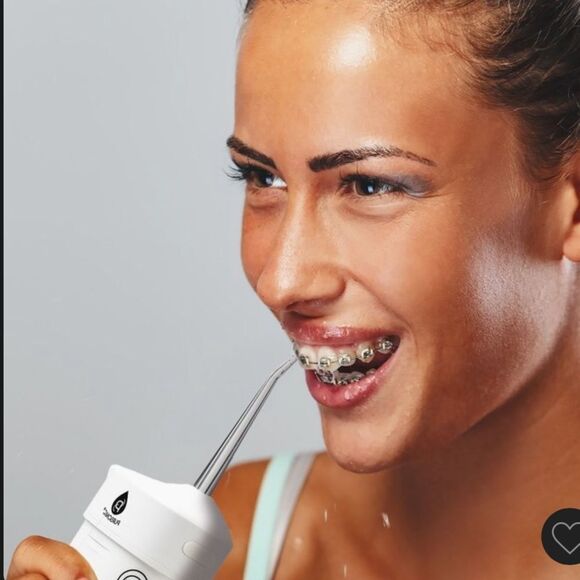 Pursonic Portable USB Rechargeable Collapsible Water Flosser in White. NIB! - Picture 7 of 13